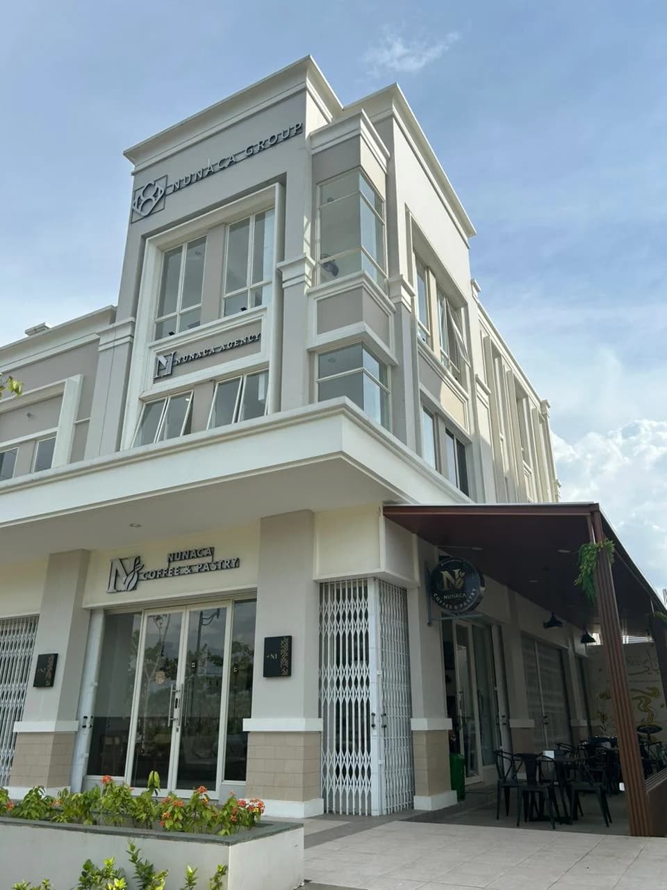 Nunaca Coffee and Pastry 7