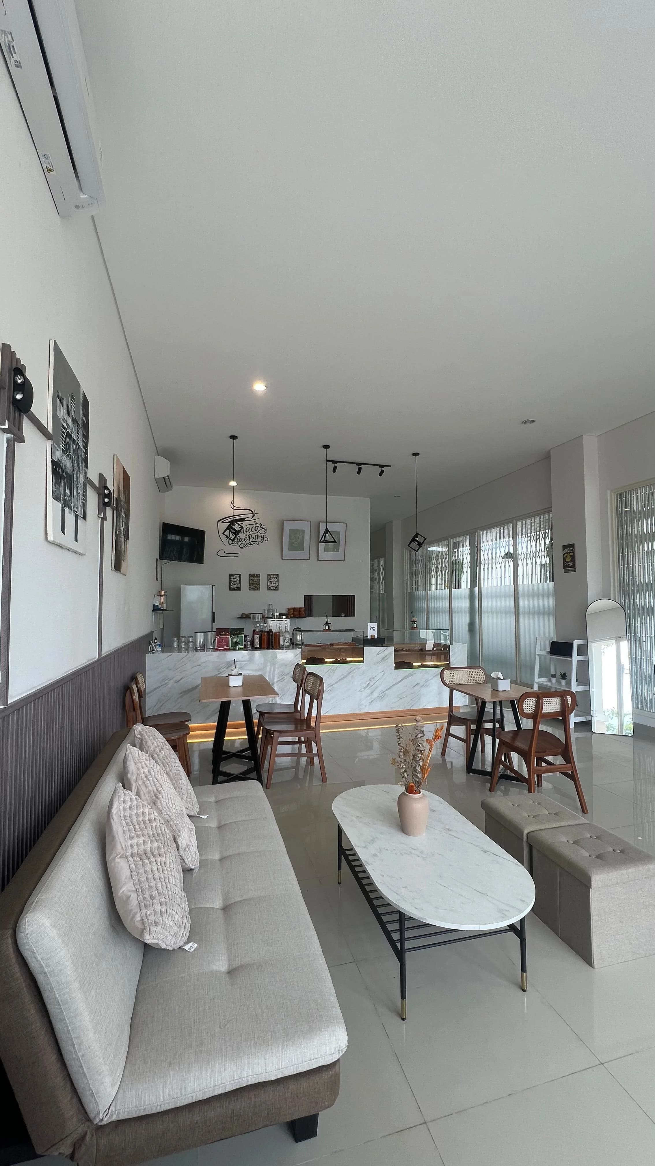 Nunaca Coffee and Pastry 1